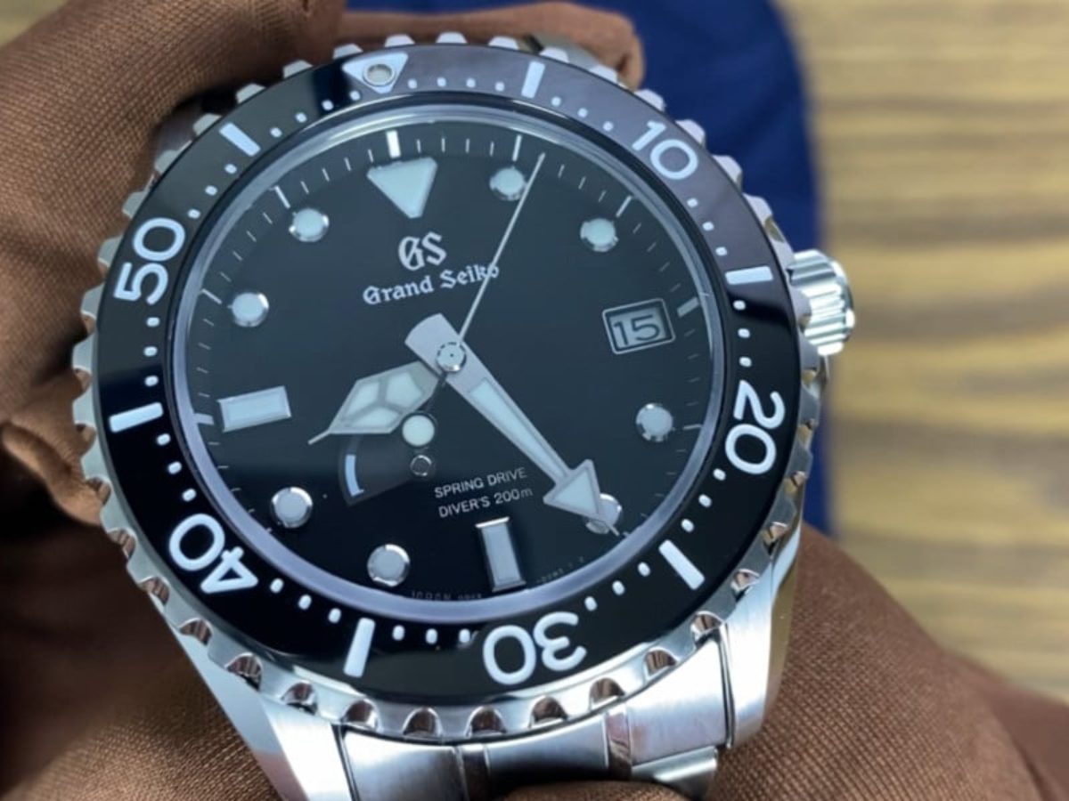Grand Seiko SBGA229 Review & Why It's A True Luxury Dive Watch