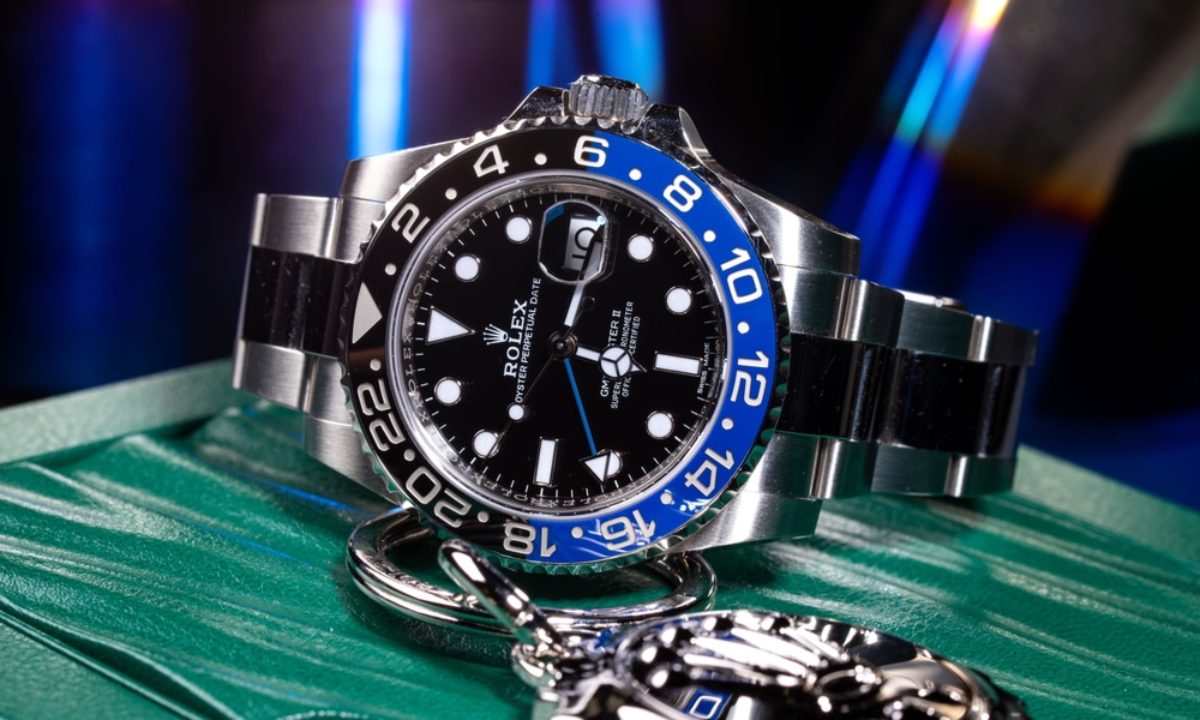 Rolex Batman GMT Master II Review & Why It's Fit For World Travel