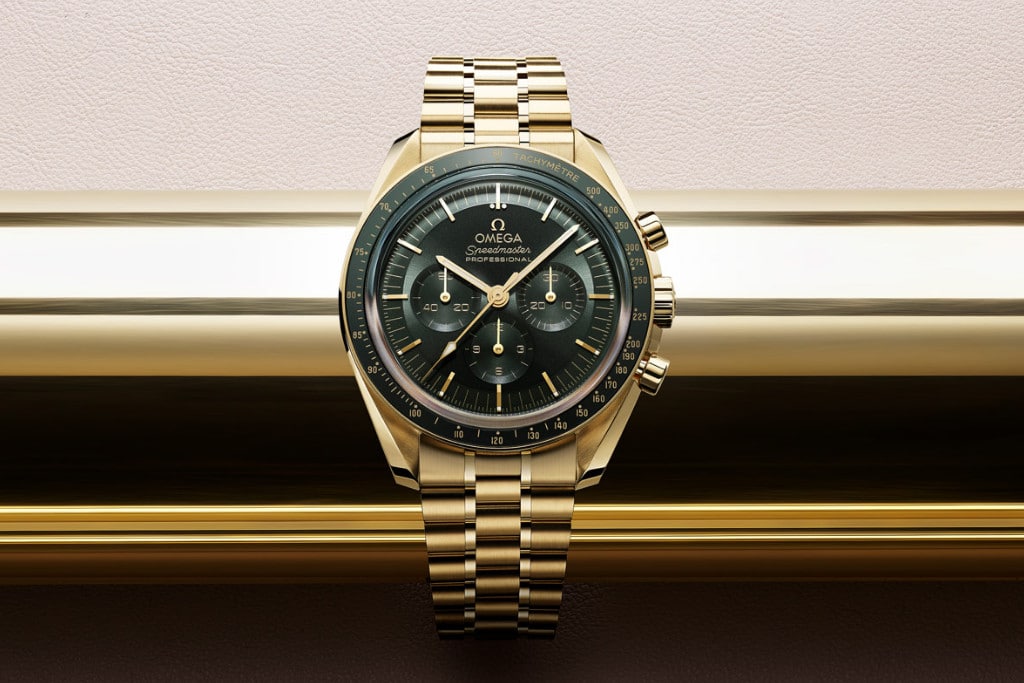 Omega speedmaster moonwatch clearance gold