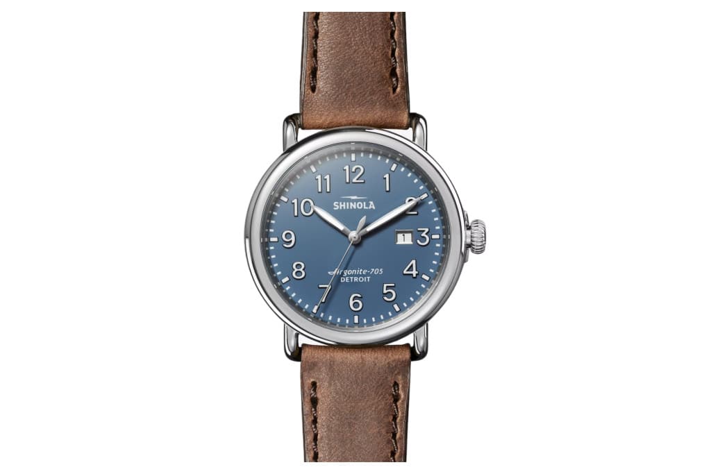 2023 Holiday Watch For Him Under $1,000 - Shinola The Runwell 41mm
